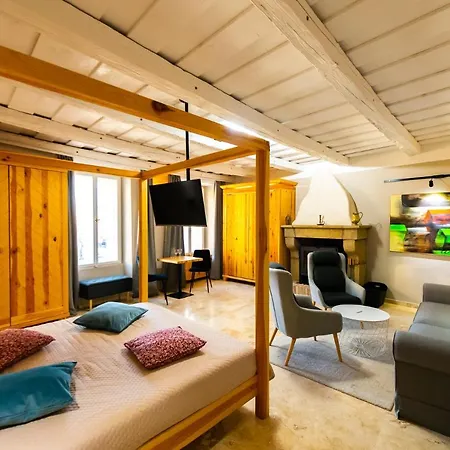 Hotel Desatero